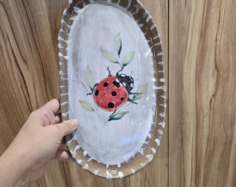 Prato de cerâmica pintado à mão com joaninha | Prato de cerâmica inspirado na natureza