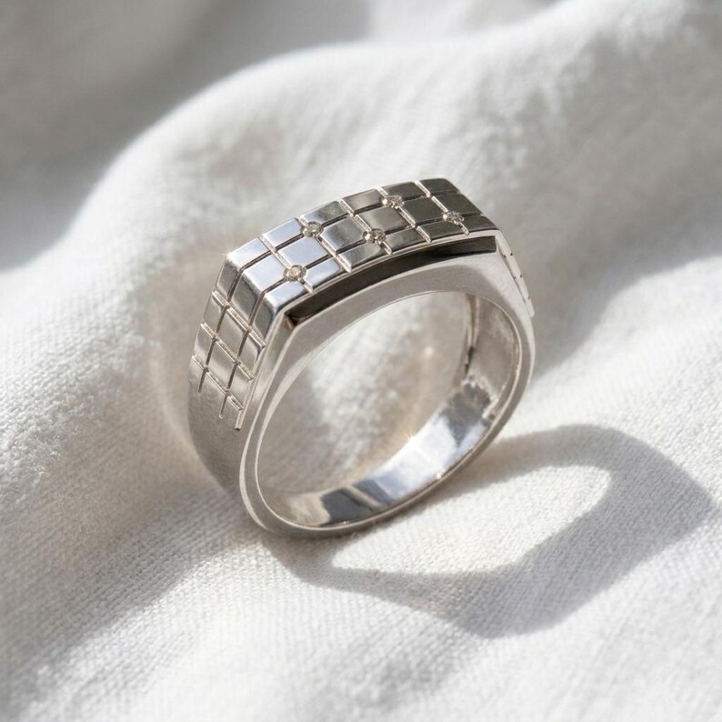 Mens Geometric Diamond Ring, Modern Grid Pattern Ring, Minimalist Mens Wedding Band, Lab Grown Diamond Ring, White Gold Statement Ring
Mens Diamond Ring, Geometric Mens Ring, Modern Wedding Band, Minimalist Ring for Men, Lab Grown Diamond Ring, White Gold Mens Jewelry