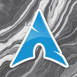 Peut inclure: Un logo bleu et blanc représentant une forme d'arche stylisée avec une bordure blanche. Le logo est placé sur un fond de motifs tourbillonnants gris et blancs ressemblant à du marbre. Le design est épuré et moderne.