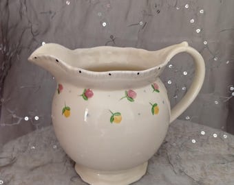 Jarra de agua/leche Ridgway Made in England color crema con rosas