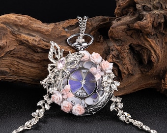 Collana con orologio da tasca personalizzato a forma di farfalla, orologio fatto a mano con fiori conservati, gioiello gotico personalizzato, regalo per lei.