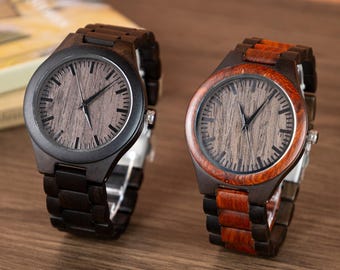 Reloj de madera grabado a medida para hombre / Reloj de pulsera de madera natural hecho a mano, grabado personalizado en la parte posterior, regalo minimalista y ecológico para marido, padre o novio.
