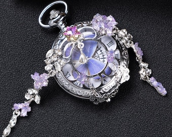 Handgefertigte lila Schmetterlings-Taschenuhr-Halskette, Unikat-Vintage-Kristallschmuck, einzigartiges silbernes Boho-Anhänger-Geschenk für Sie