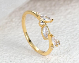 Bague branche fine feuille en laiton, jonc de cristal marquise, bague vigne dorée, bague empilable minimaliste inspirée de la nature, cadeau pour elle