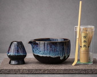 Japanskt Matcha-set 4 delar, blå Matcha-skål med pip, bambuvisp, bambuskopa, matcha-visphållare, teceremoniset