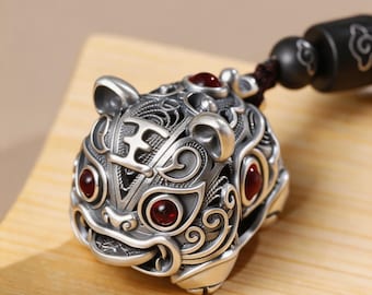 Vintage Alloy Tiger Head Lucky Keychain Charm