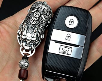 Vintage Metal Pixiu Key Holder Cool Car Keychain for Men, Mythical Beast Purse Bag Charm, Gift for Him, Graduation Anniversary Birthday Gift