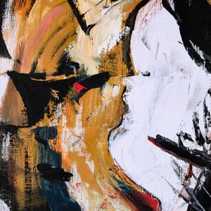 Puede incluir: Pintura expresionista abstracta con una paleta de oro, negro, blanco y rojo. La obra presenta pinceladas audaces y un lienzo texturizado, creando una composici&oacute;n din&aacute;mica y en&eacute;rgica. El tema es ambiguo, invitando a la interpretaci&oacute;n.