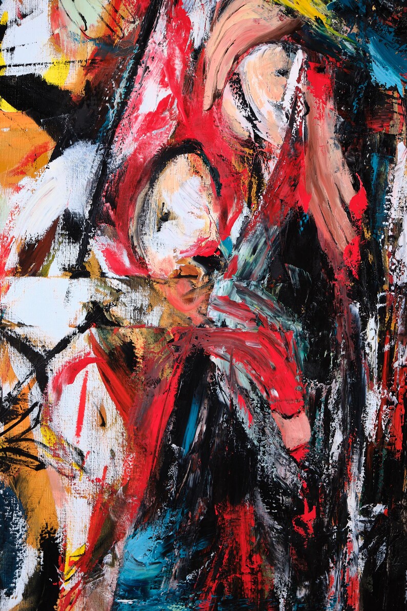 Puede incluir: Pintura expresionista abstracta con pinceladas audaces. La obra presenta una paleta vibrante de rojo, negro, blanco y amarillo. La composici&oacute;n sugiere figuras o rostros, con movimiento y textura din&aacute;micos, creando un impacto visual dram&aacute;tico.