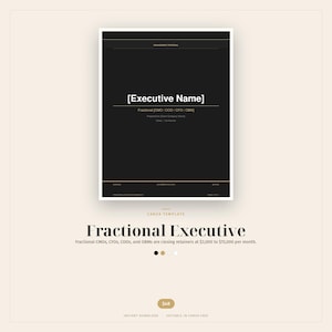 Op de afbeelding: Een digitaal sjabloon voor een engagementvoorstel. Het ontwerp heeft een zwarte achtergrond met witte tekst, inclusief de titel "Fractional Executive". De sjabloon is bewerkbaar in Canva en direct te downloaden.