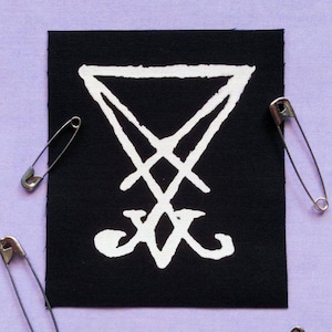 Handgemaakte Lucifer Symbol Satanic opnaaiende stoffen patches
