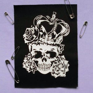 Caveira da Rainha de Copas com Coroa Goth Punk Patches de Tecido Costurados à Mão