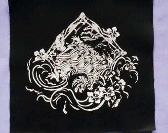 波と花のカメ　日本のゴスパンク風　ハンドメイド　縫い付け用布パッチ