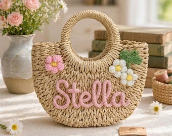 Borsa tote in paglia personalizzata, nome ricamato, borsa estiva da spiaggia con motivo floreale all'uncinetto, confezione regalo per proposta di matrimonio