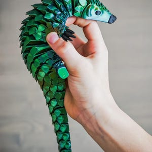 3-Color Articulated Pangolin Toy Printed – Flexible Desk Fidget, Realistic Scales