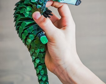 3色関節式センザンコウおもちゃプリント - フレキシブルデスクフィジェット、リアルなスケール