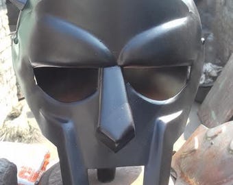 Casco estilo espartano con pinchos, guerrero gótico, casco de armadura medieval para cosplay y recreación histórica.