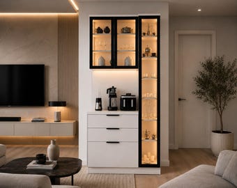 Mobile bar moderno bianco con illuminazione a LED e ripiano in vetro per riporre oggetti.
