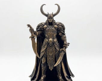 Loki standbeeld Noorse god bronzen beeldje Viking mythologie bedrieger sculptuur Nordic decor collectible koudgegoten brons en hars 24 cm