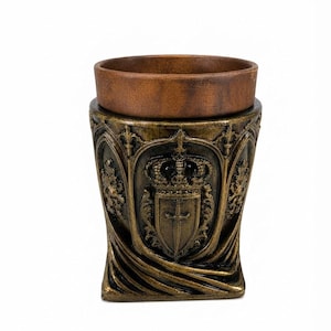 Kunglig keramisk tumlare, medeltida kronkopp, gotisk bordsdekor, polystone med bronsfinish