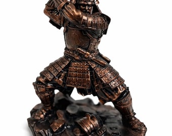 Statua di guerriero samurai: scultura in bronzo fuso a freddo e resina (22 cm)