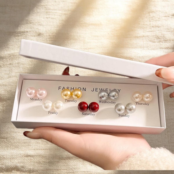 Conjunto de pendientes de perlas para 7 días: perlas naturales de agua dulce de 8 mm, cierres seguros para dormir, caja de regalo.