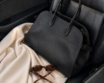 Margaux 17, 15 & 12 tums läderväska Dam Frostad axelväska med handtag på toppen Strukturerad handväska Minimalistisk arbetsväska Chic presentväska