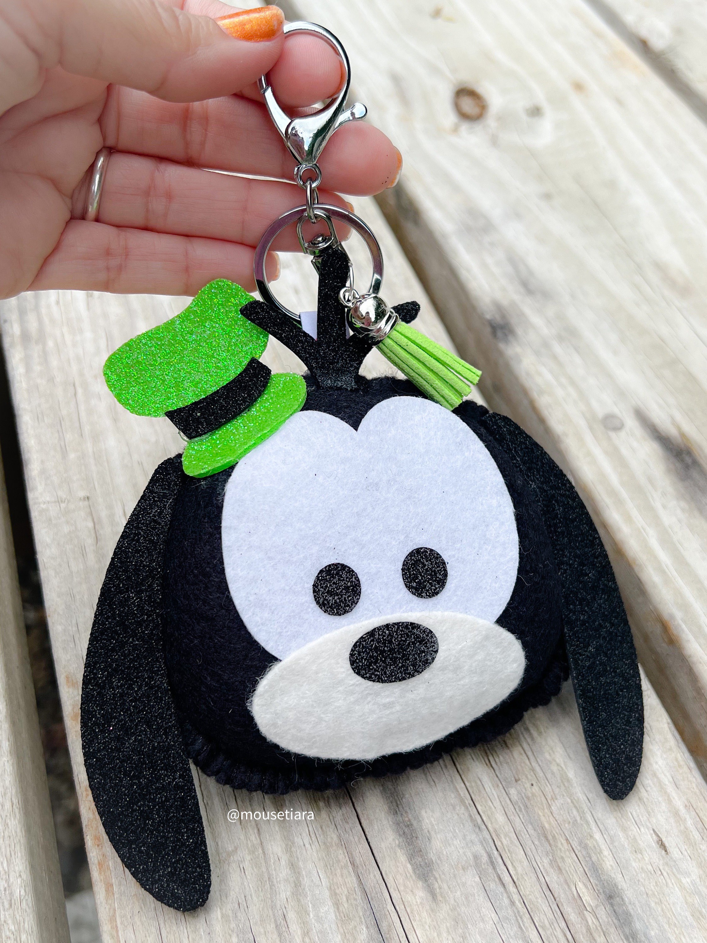 ヴィンテージ　バグズライフ　キーチェーン　2点　キーホルダー　ディズニーストア ヴィンテージバグズライフキーチェーン2点キーホルダーディズニーストア