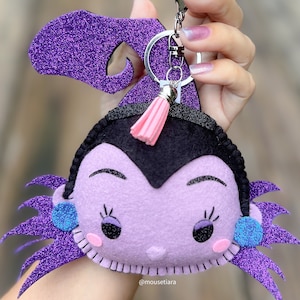 Emperors new Groove Yzma Disney Bösewicht Schlüsselanhänger | Geldbörse Charm Handgemacht Disney Mickey Maus Ohren Weihnachten Disney Geschenk