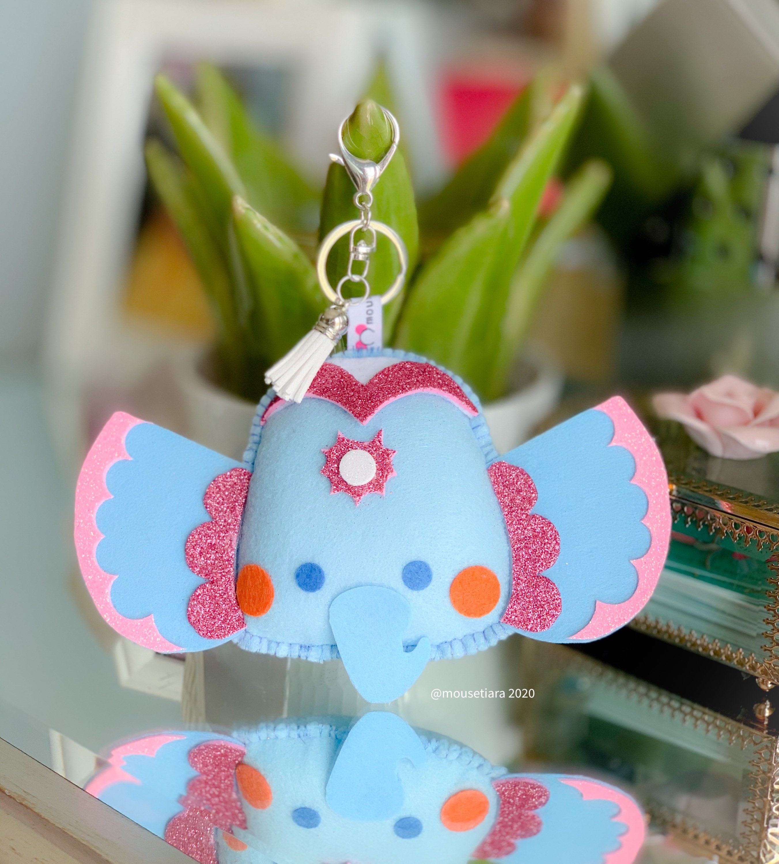 It's a Small World Elephant , Kawaii Cute Keychain for Disney Mini
