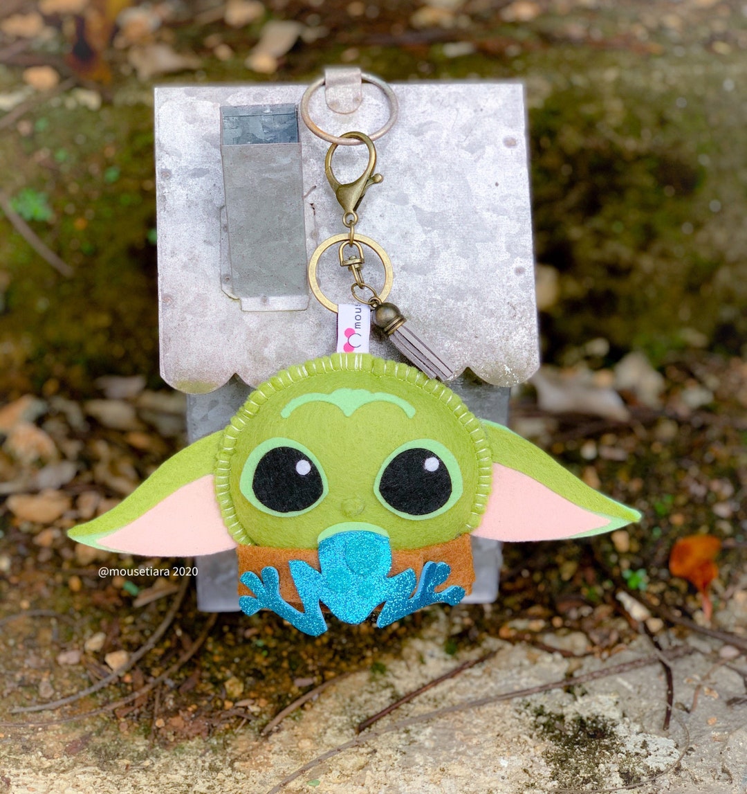 グローグ ザ チャイルド、かわいいぬいぐるみ ディズニー キーチェーン