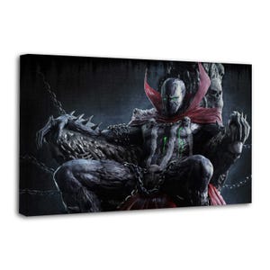 Puede incluir: Impresión en lienzo de Spawn, un personaje de cómic, sentado en un trono. La obra de arte muestra a Spawn con un traje negro y gris con una capa roja, cadenas y ojos verdes brillantes. El fondo es oscuro y ominoso.