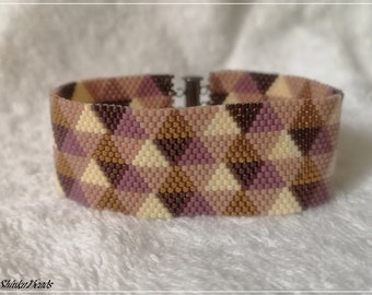 Purple shades triangles geometric pattern cuff bracelet,wide cuff, statement bracelet, pulsera ancha, braccialetto largo