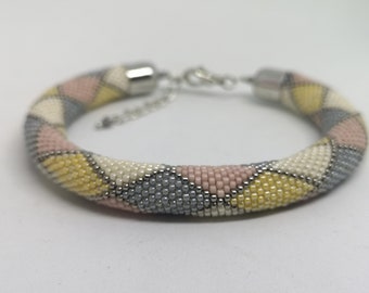 Multicolor pink gray yellow bracelet, Harlequin bracelet, braccialetto colorato, pulsera de colores, bracelet coloré, statement bracelet