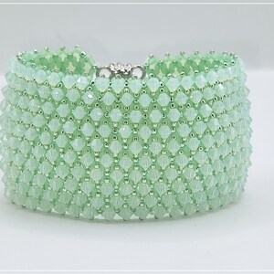 Emerald green Preciosa crystals cuff bracelet for women, handmade jewelry, wide cuff, statement bracelet, bridesmaid bracelets, braccialetto