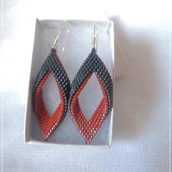 Mat gray red earrings, dangle boho earrings, handmade earrings, aretes, boucles d'oreilles, leaf earrings, statement earrings, pendientes