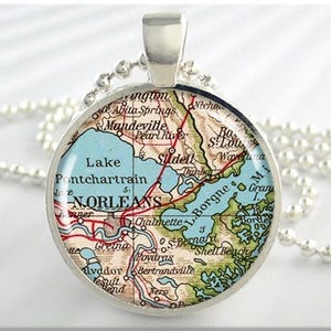 Pendentif carte de la Nouvelle-Orléans, breloque en résine, collier carte de la Nouvelle-Orléans en Louisiane, bijoux photo, cadeau de moins de 20 ans, argent rond, cadeau de voyage 315RS