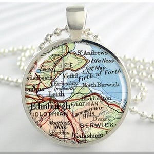 Pendentif carte d'Édimbourg, breloque en résine, collier carte d'Édimbourg en Écosse, bijoux photo, breloque carte, argent rond, cadeau de voyage 416RS