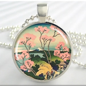 Japanese Ukiyo-e Art Necklace, Japanese Mount Fuji Charm, Resin Picture Charm, Round Silver, Gift Under 20, Art Gift 341RS