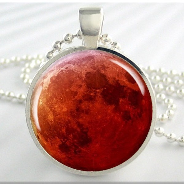 Blood Moon Pendant, Red Moon Pendant, Harvest Moon, Lunar Eclipse Picture Pendant, Resin Picture Lunar Jewelry, Moon Pendant 682RS