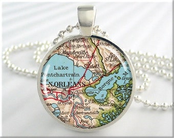 New Orleans Map Pendant, Resin Charm, New Orleans Louisiana Map Necklace, Picture Jewelry, Gift Under 20, Round Silver, Travel Gift 315RS