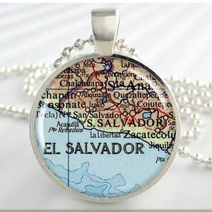 Colgante con el mapa de San Salvador, collar de El Salvador, joyería con imagen de resina, collar con mapa, regalo por menos de 20, plata redonda 688RS