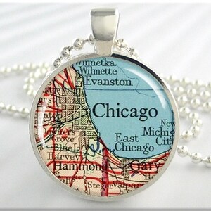 Colgante con el mapa de Chicago, dije con el mapa de Chicago, Illinois, joyería con imagen, dije de resina, regalo por menos de 20 dólares, regalo de viaje 242RS