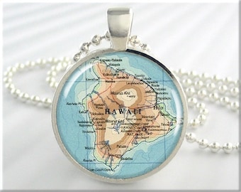 Hawaii Map Pendant, Resin Map Charm, The Big Island Hawaii Pendant, Travel Map Necklace, Picture Jewelry, Round Silver Pendant 360RS