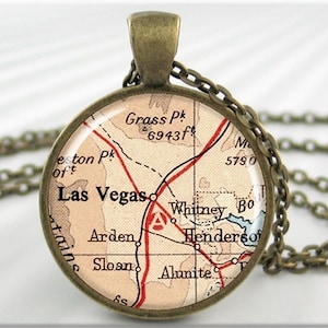 Pendentif carte de Las Vegas, breloque en résine, bijoux carte Old Las Vegas Nevada, bronze rond, cadeau de moins de 20 ans, cadeau de voyage, breloque de vacances 653RB
