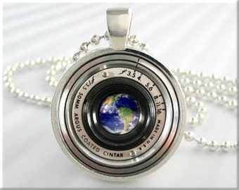 Camera Lens Pendant, Vintage Film Camera Lens Necklace, Resin Jewelry Charm, Earth Picture Pendant, Round Silver, Pendant Jewelry 641RS