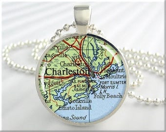 Charleston Map Pendant Necklace, Vintage South Carolina Resin Charm 571RS