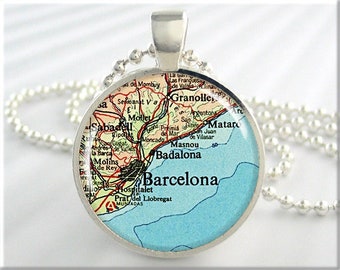 Barcelona Map Pendant, Resin Pendant, Barcelona Spain Map Necklace, Gift Under 20, Picture Jewelry, Round Silver, Travel Gift 776RS