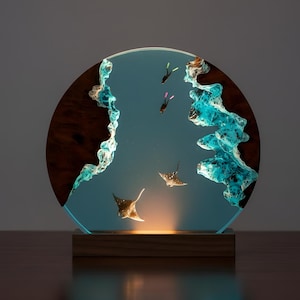 Tiefseetaucher & Manta Ray Harzlampe: Ozeaninspiriertes Massivholz LED Nachtlicht