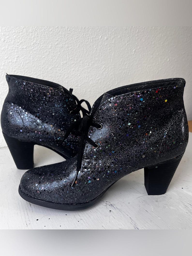 Stivali Clarks in pelle nera olografica glitterata, unici e personalizzati, taglia 8 immagine 3
